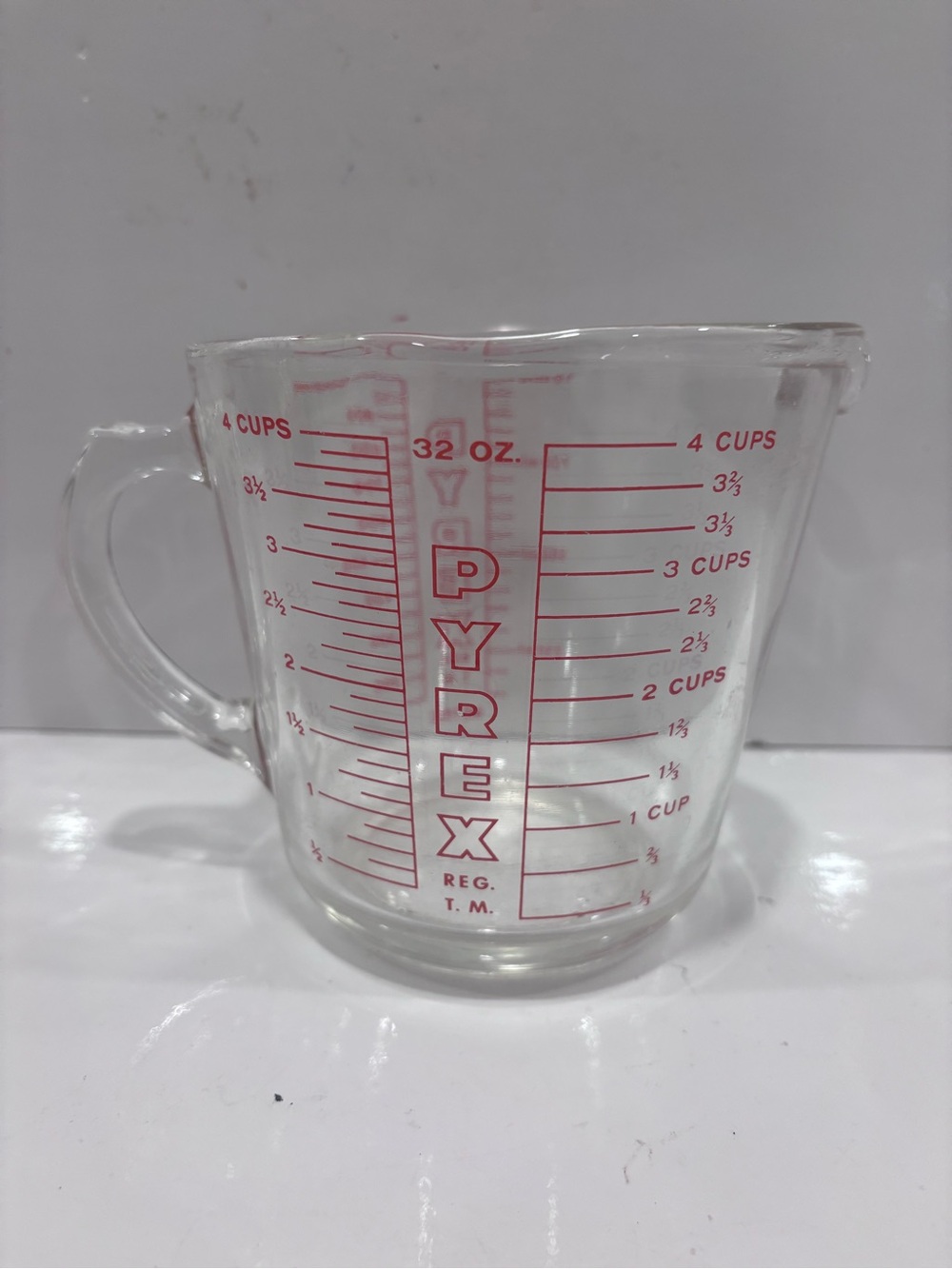 Vintage PYREX 4 Cup 32 oz Glass Measuring Cup Red Lettering 1 Litre Made in USA